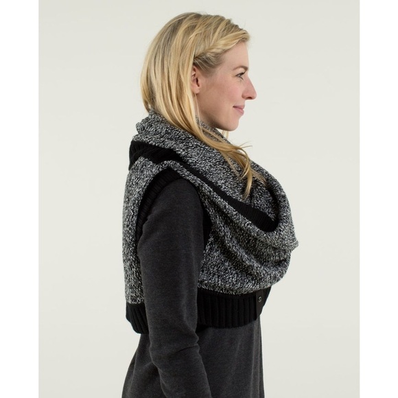 Lululemon Cozy Yogi Scarf - Picture 5 of 9